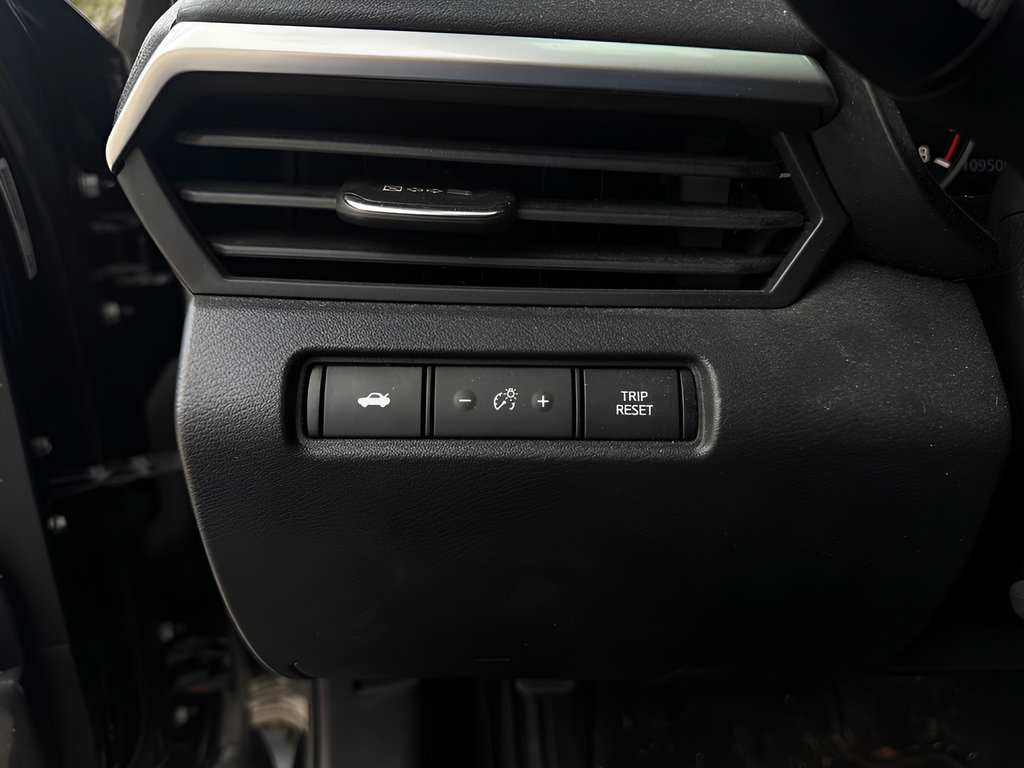 Used 2020 Nissan Altima 2.5 S FWD image 19