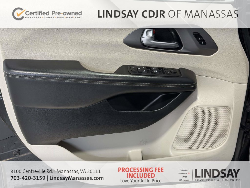 Certified 2024 Chrysler Pacifica Touring-L FWD image 22