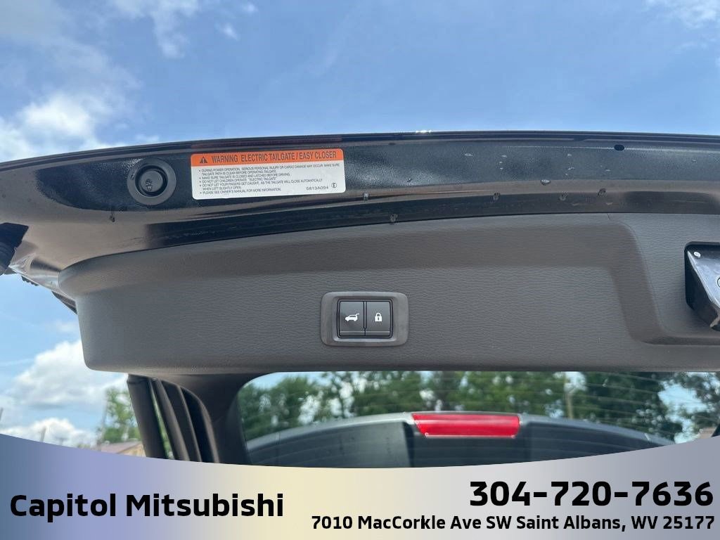 New 2025 Mitsubishi Outlander SEL image 18