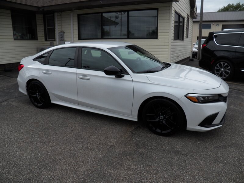 Used 2023 Honda Civic Sport image 4