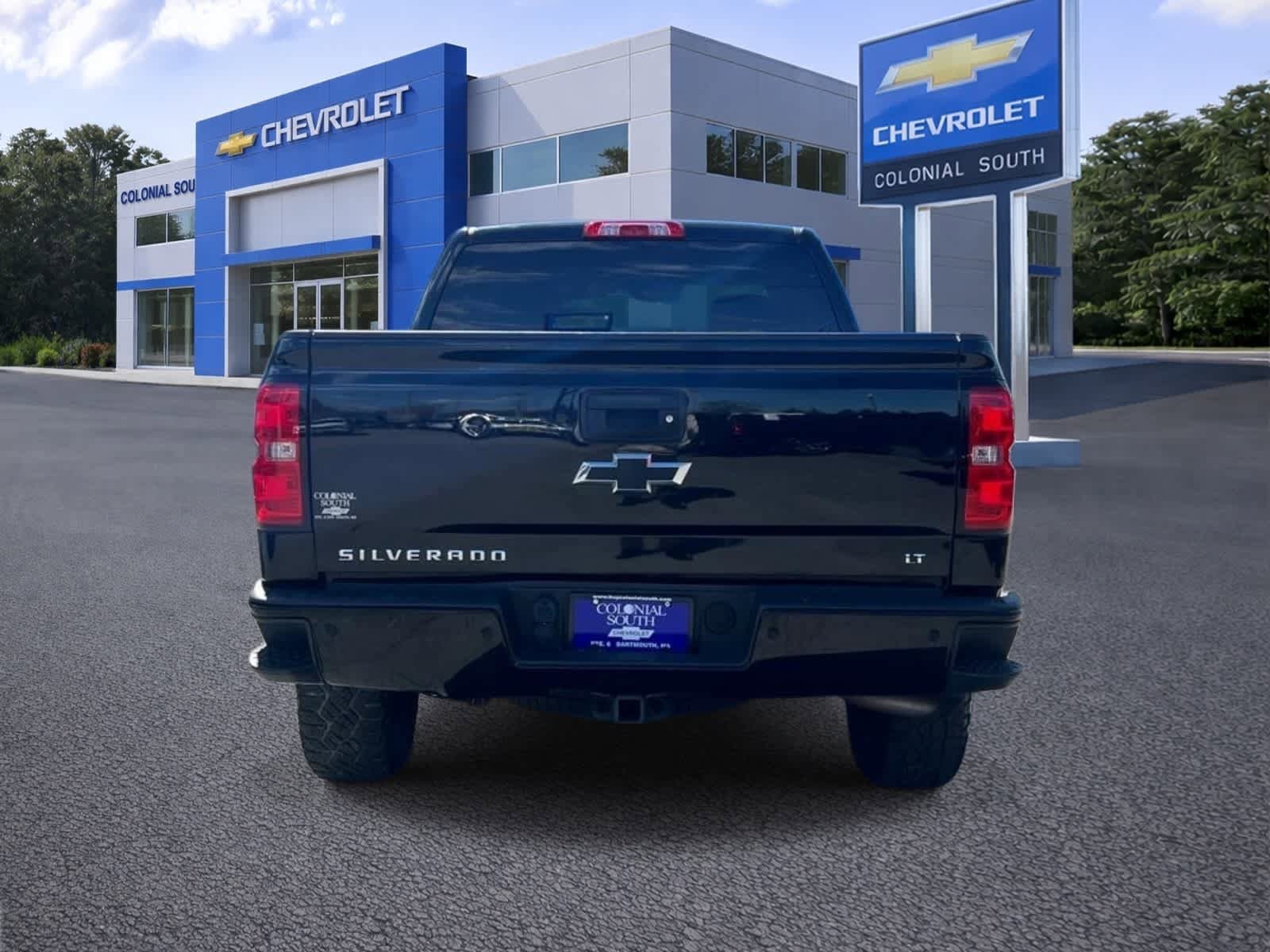 Used 2017 Chevrolet Silverado 1500 LT w/ Midnight Edition AWD/4WD image 5
