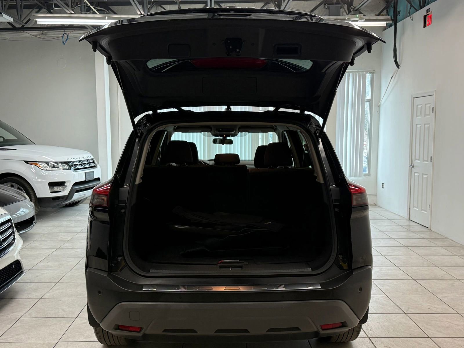 Used 2023 Nissan Rogue SV image 19