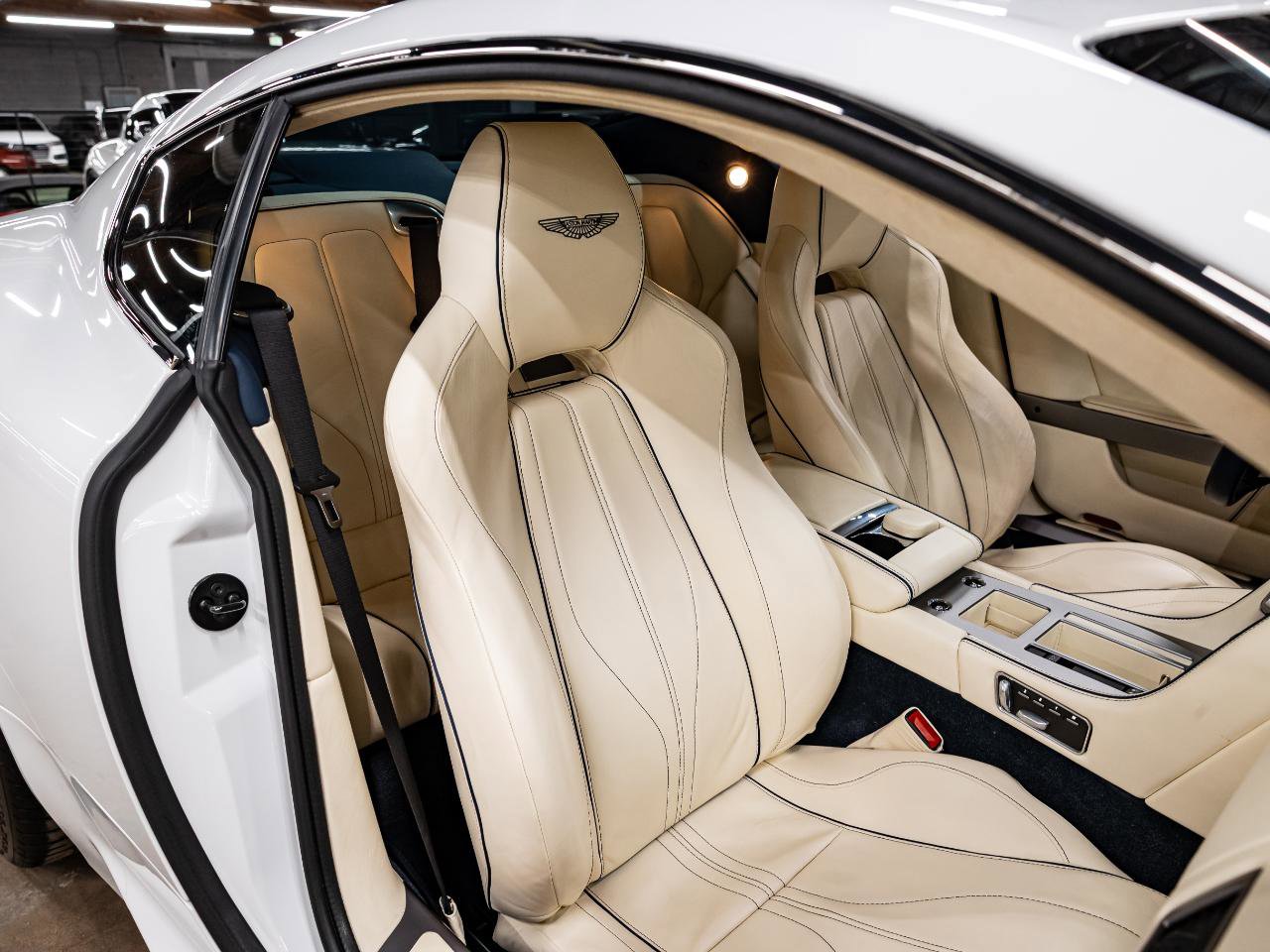Used 2012 Aston Martin Virage Coupe image 9