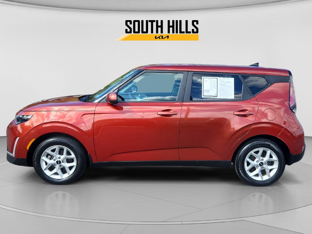 Certified 2024 Kia Soul LX w/ LX Technology Package FWD image 8