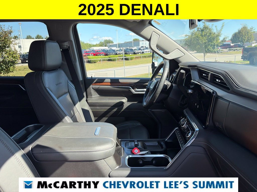 Used 2025 GMC Sierra 3500 Denali AWD/4WD image 32