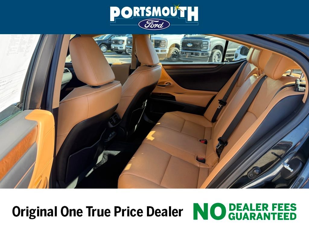 Used 2023 Lexus ES 250 w/ Premium Package image 5