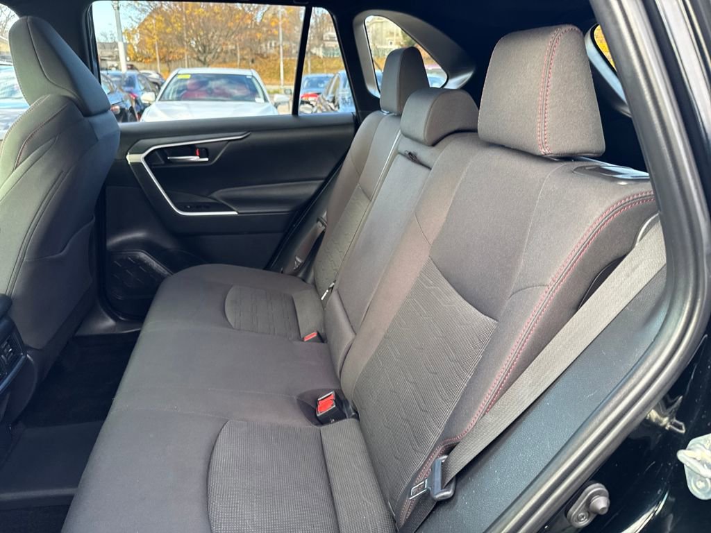 Used 2023 Toyota RAV4 SE image 33