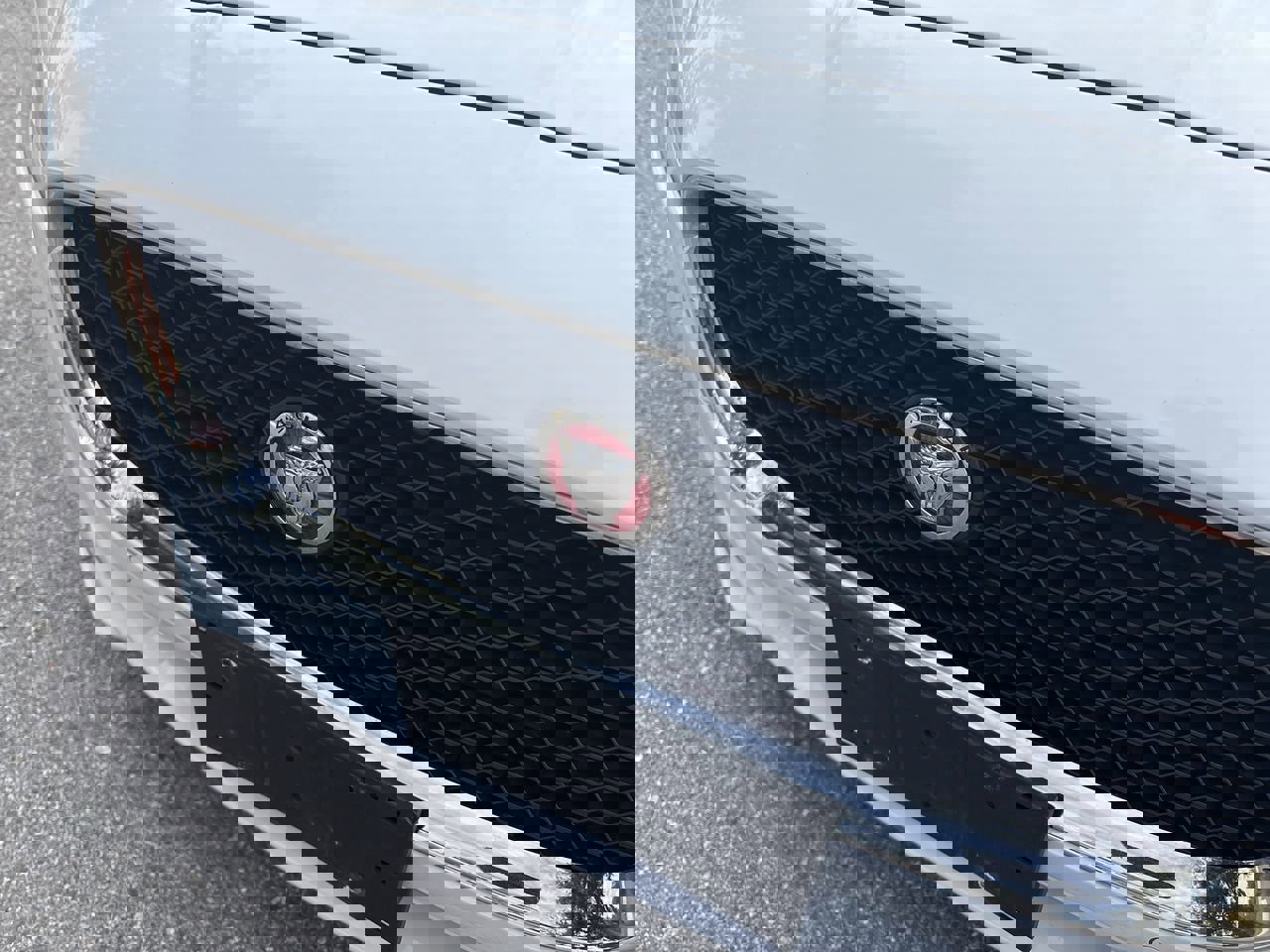 Used 2018 Jaguar XF Portfolio image 23