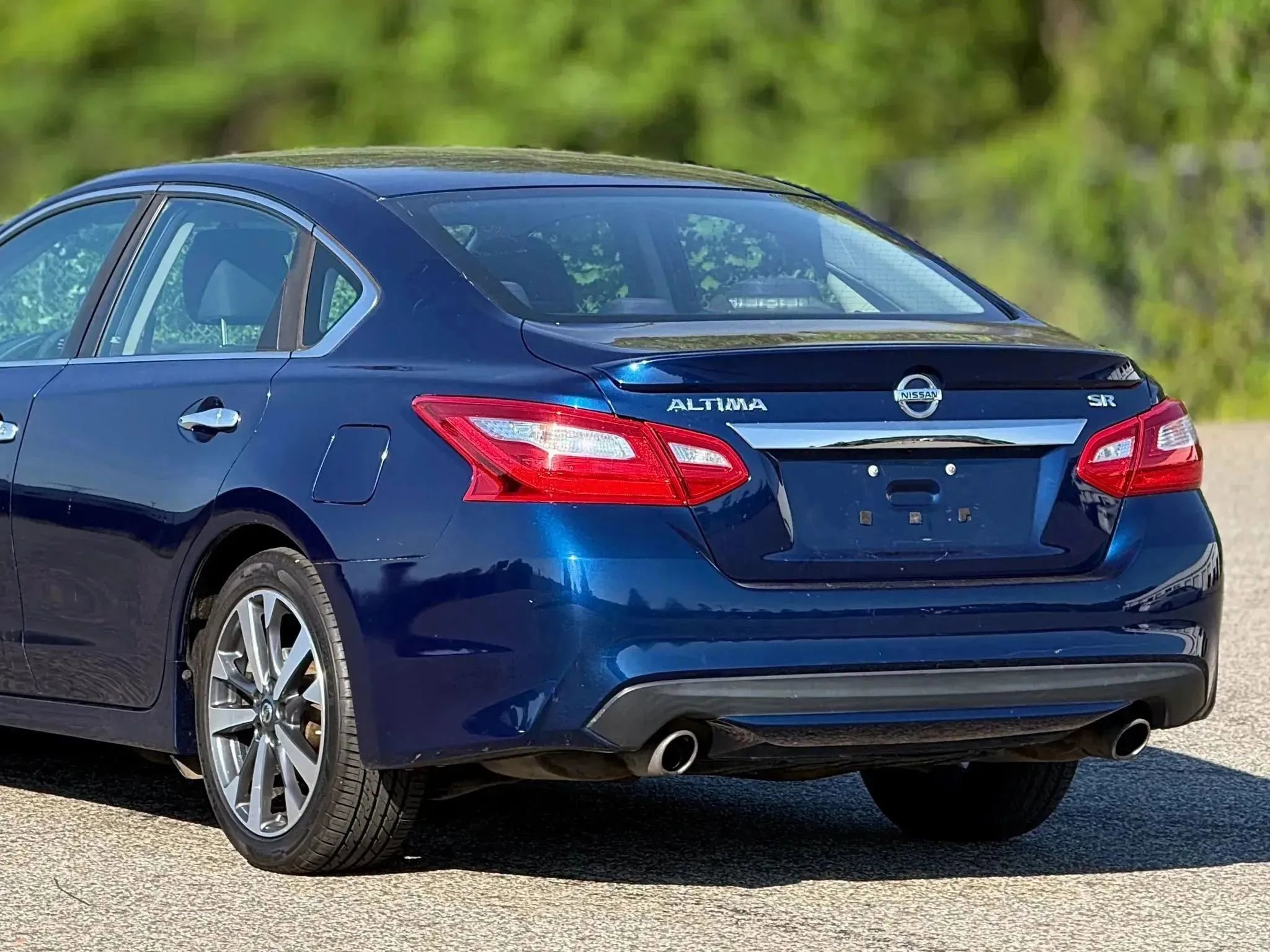 Used 2016 Nissan Altima 2.5 SR FWD image 16