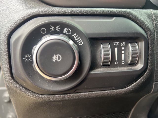 Used 2020 Jeep Wrangler Sport image 12