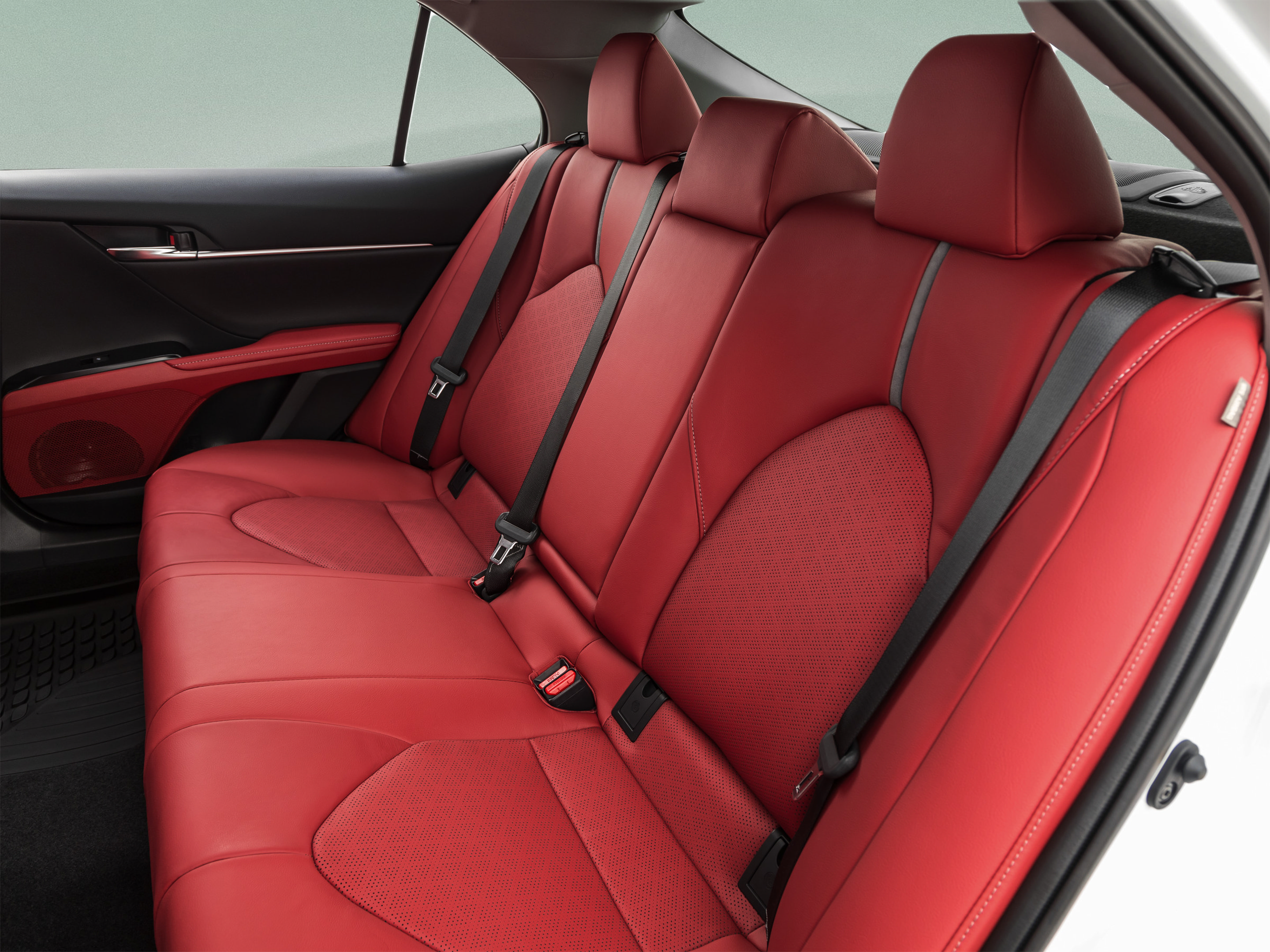 Used 2020 Toyota Camry XSE FWD image 18