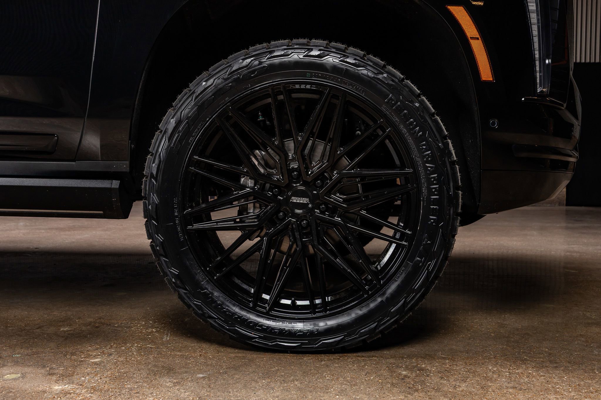 Used 2025 Cadillac Escalade ESV Sport Platinum w/ LPO, ONYX Package image 12