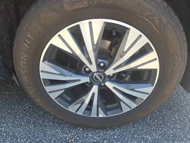 Certified 2023 Nissan Rogue SV w/ SV Premium B Package AWD/4WD image 10