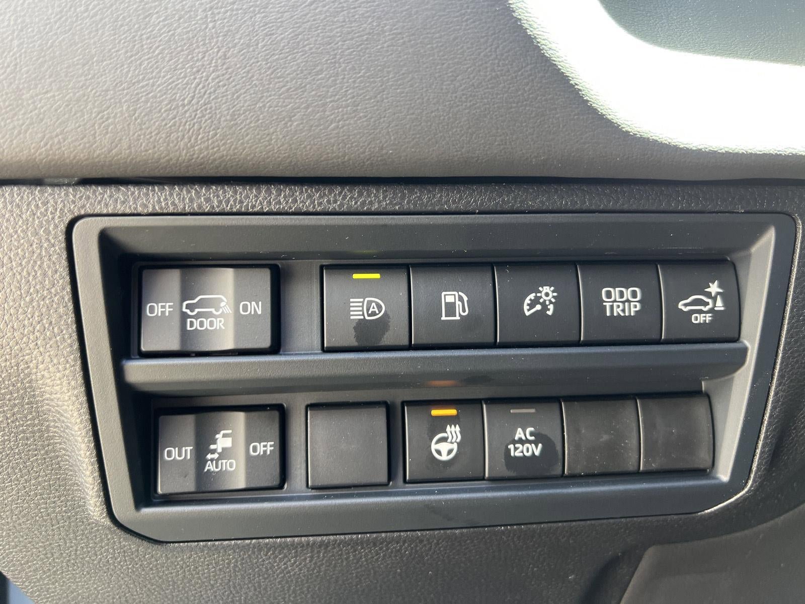 Used 2026 Toyota Sequoia Platinum AWD/4WD image 24