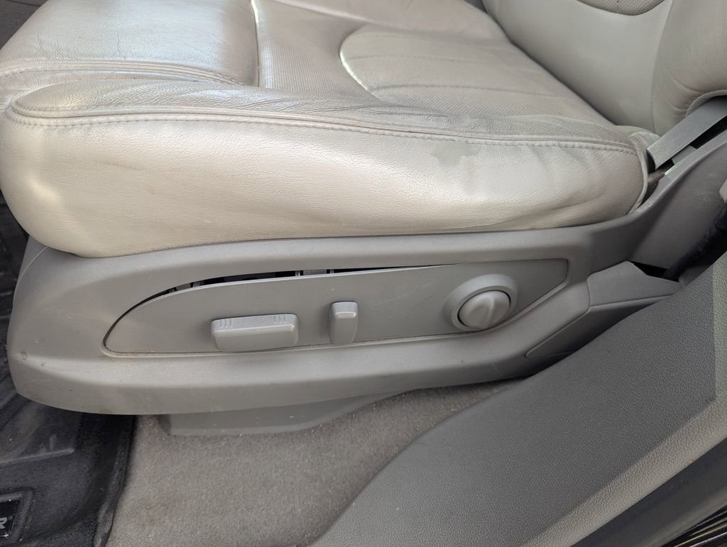 Used 2016 Chevrolet Traverse LTZ image 25