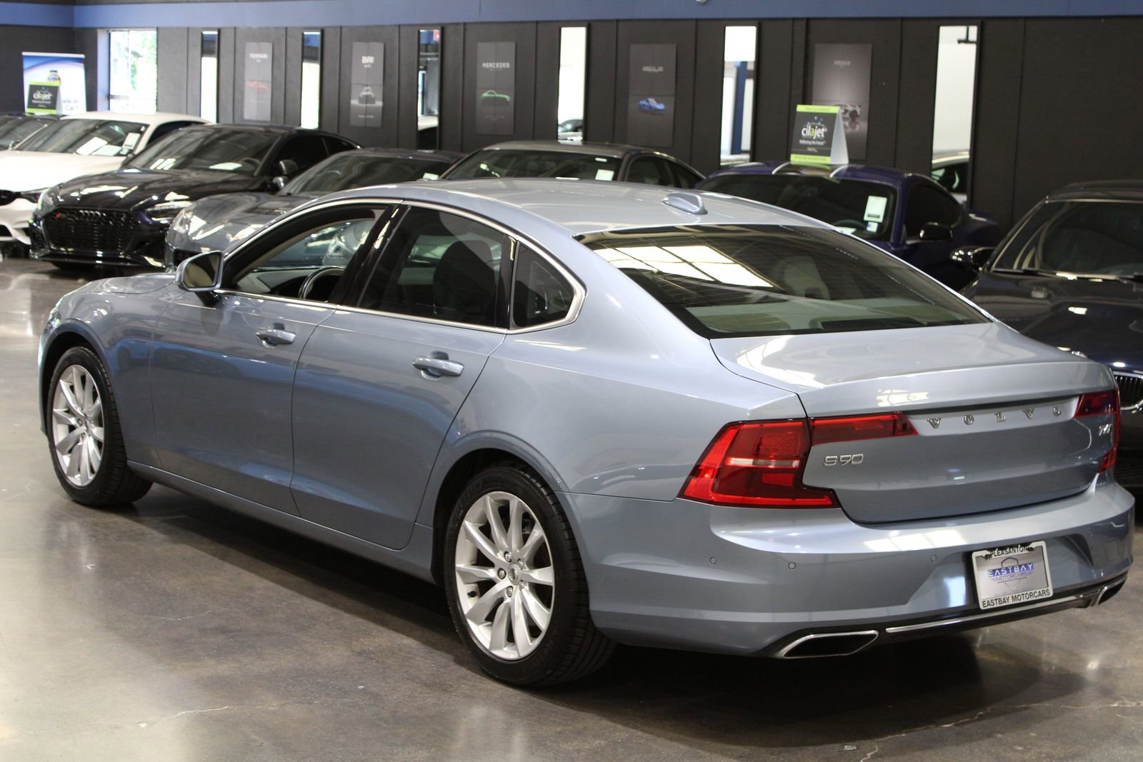 Used 2017 Volvo S90 T6 Momentum w/ Vision Package image 13