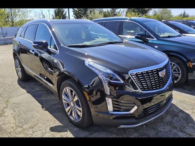 Certified 2025 Cadillac XT5 Premium Luxury w/ Technology Package AWD/4WD image 3