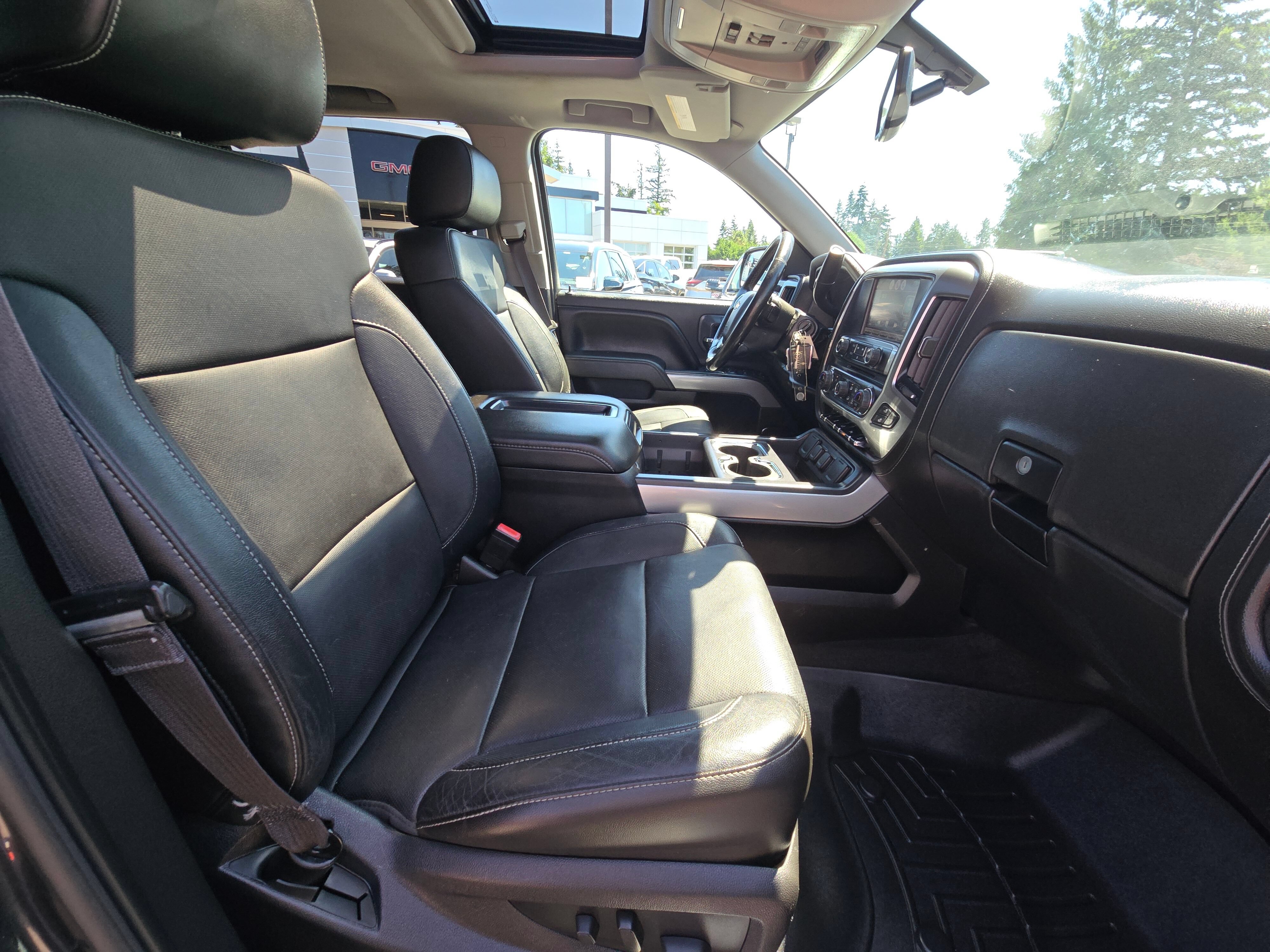 Used 2015 Chevrolet Silverado 1500 LTZ Z71 w/ LTZ Plus Package AWD/4WD image 11