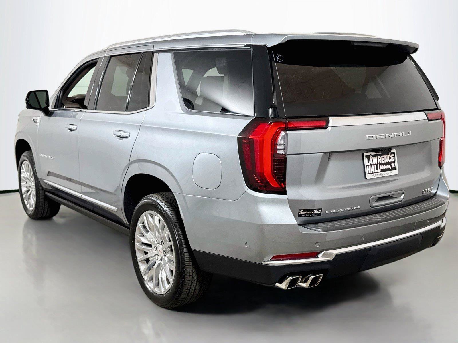 New 2026 GMC Yukon Denali w/ Denali Reserve Package AWD/4WD image 3