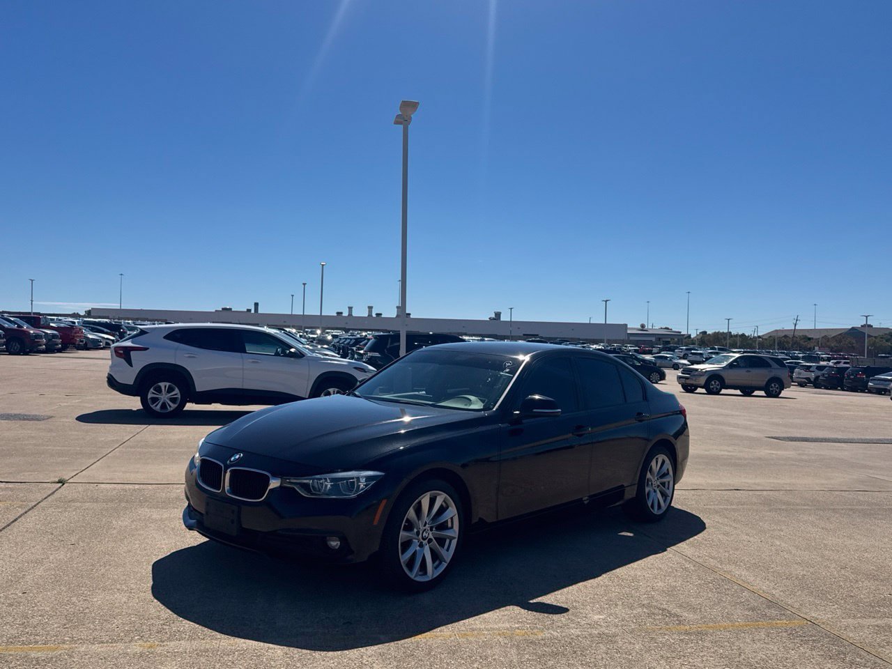 Used 2018 BMW 320i xDrive Sedan AWD/4WD image 11