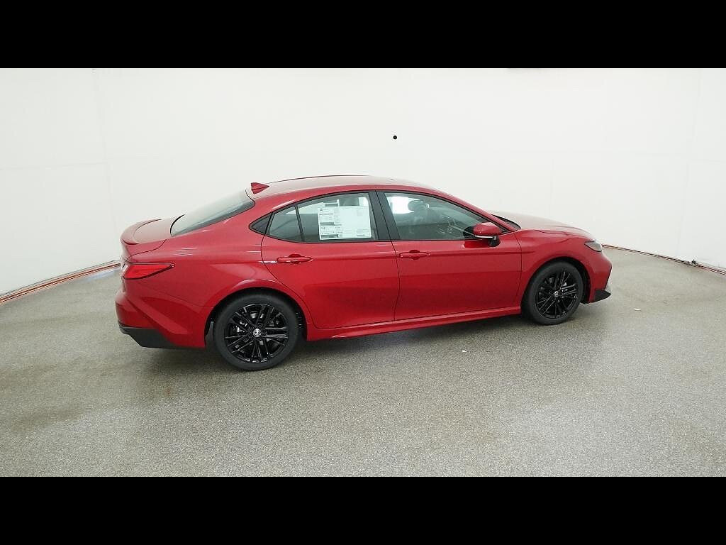 Used 2026 Toyota Camry SE FWD image 39