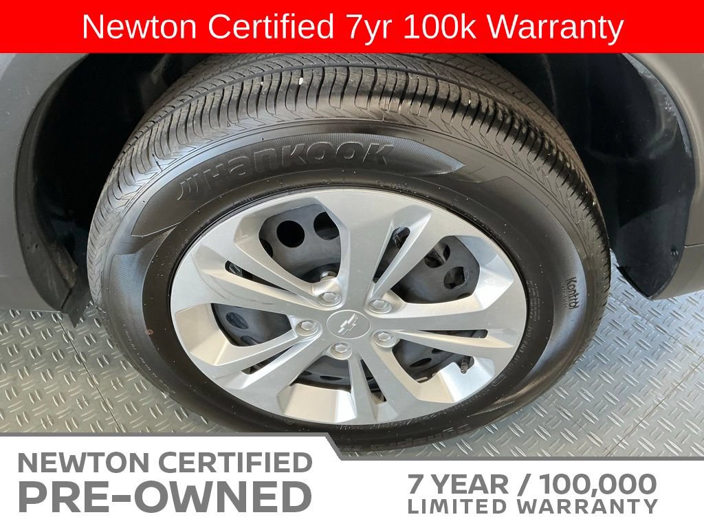Used 2025 Chevrolet Trax LS FWD image 38