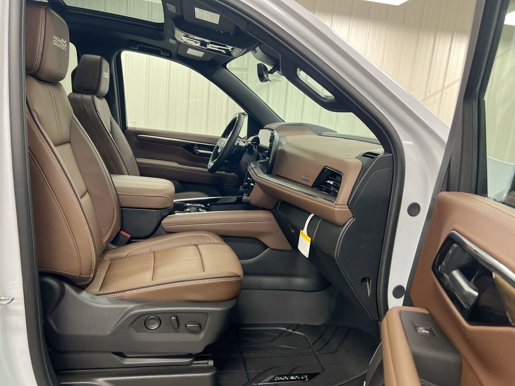 New 2026 Chevrolet Suburban High Country image 23
