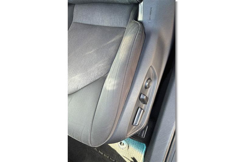 Used 2018 Toyota Camry LE FWD image 19