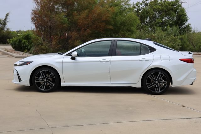 New 2026 Toyota Camry Hybrid FWD image 5