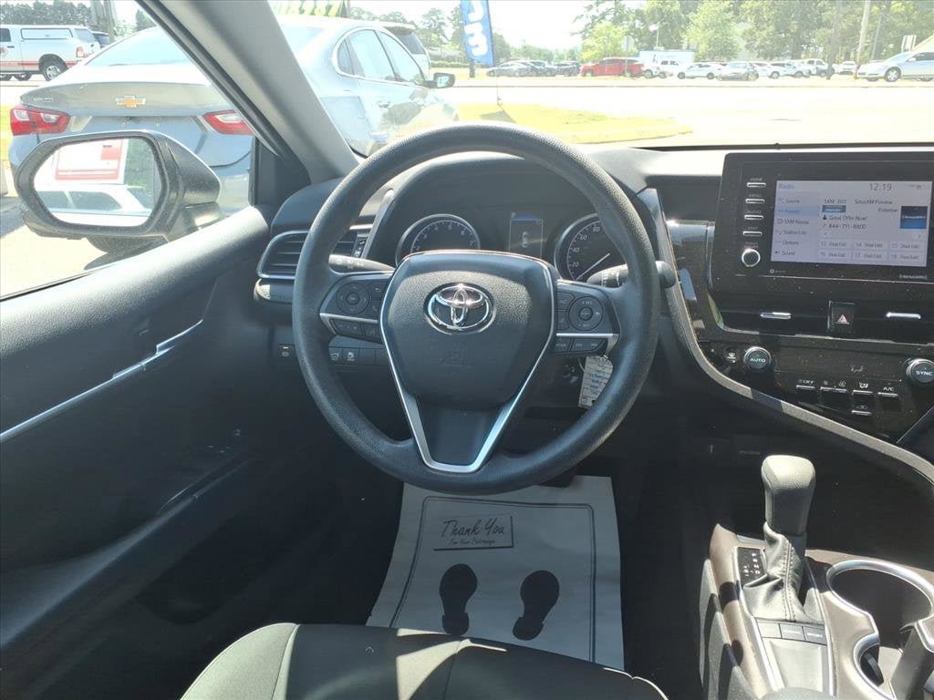 Used 2022 Toyota Camry LE FWD image 13