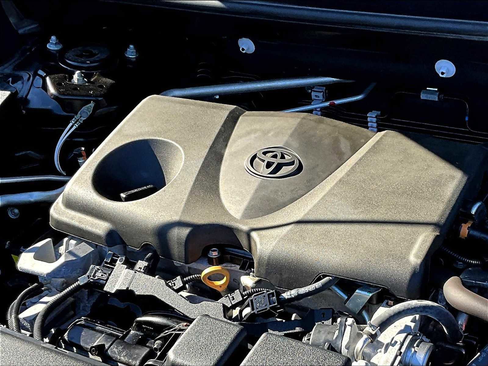 Used 2024 Toyota RAV4 Adventure image 20