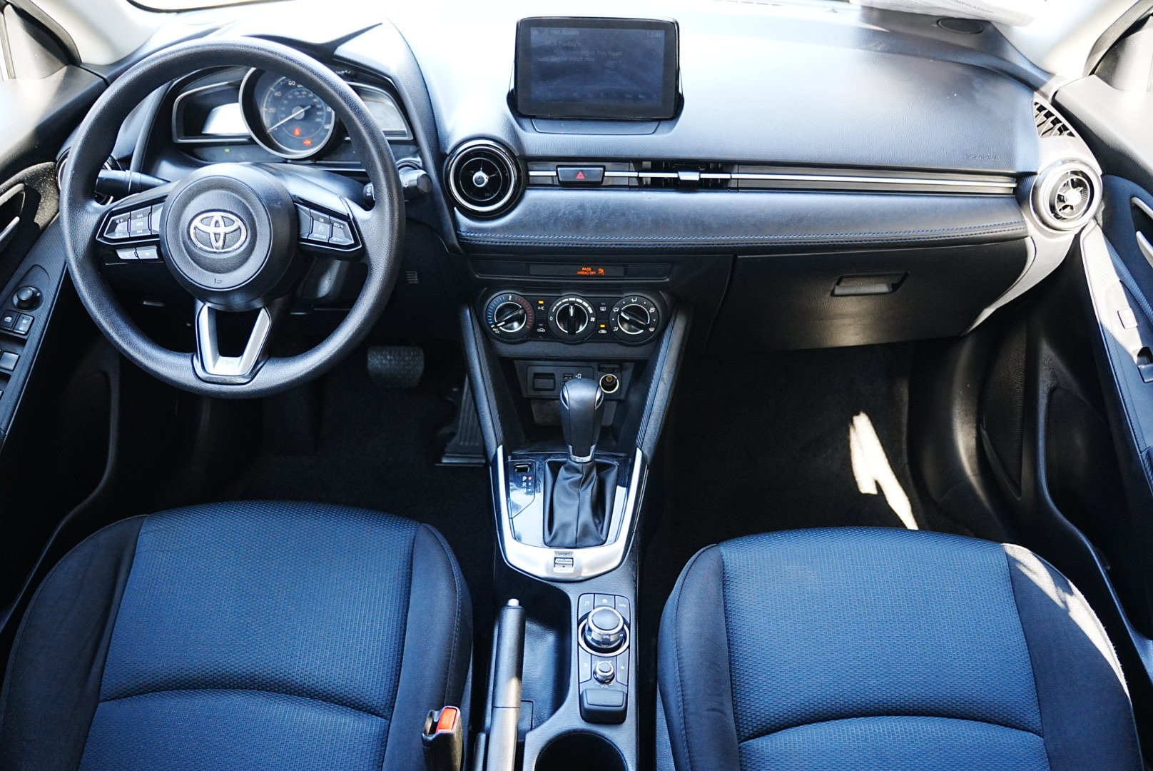 Used 2020 Toyota Yaris LE image 16