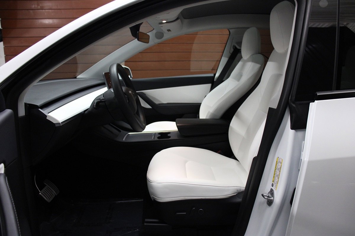 Used 2022 Tesla Model Y Performance AWD/4WD image 31