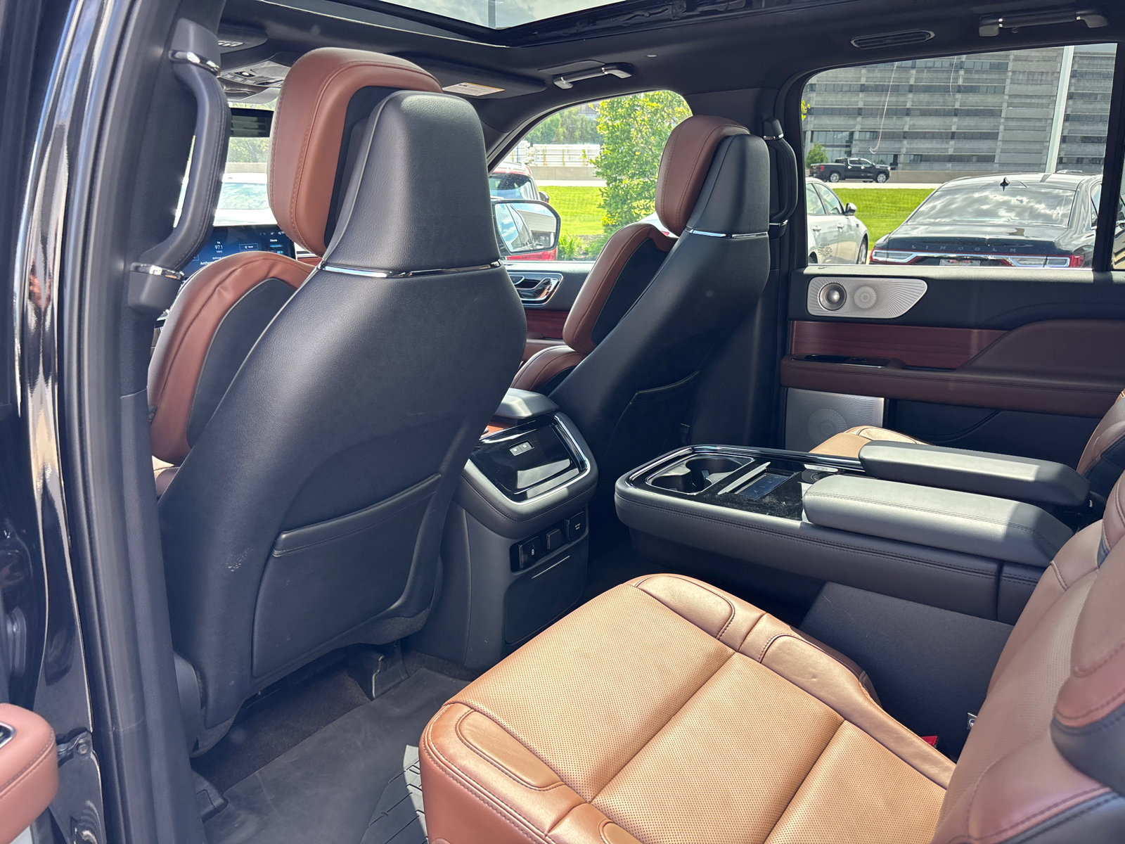 Certified 2024 Lincoln Navigator L Reserve AWD/4WD image 27