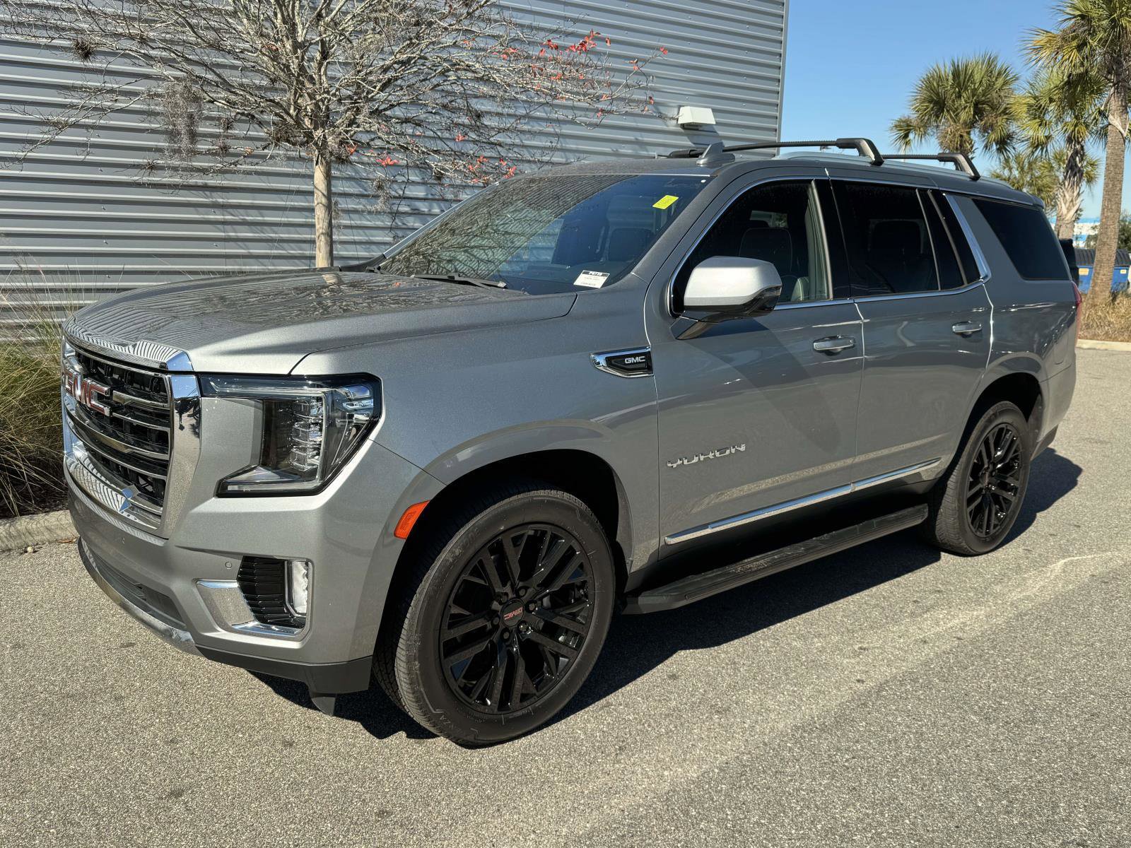 Used 2023 GMC Yukon SLT w/ SLT Luxury Package video 1