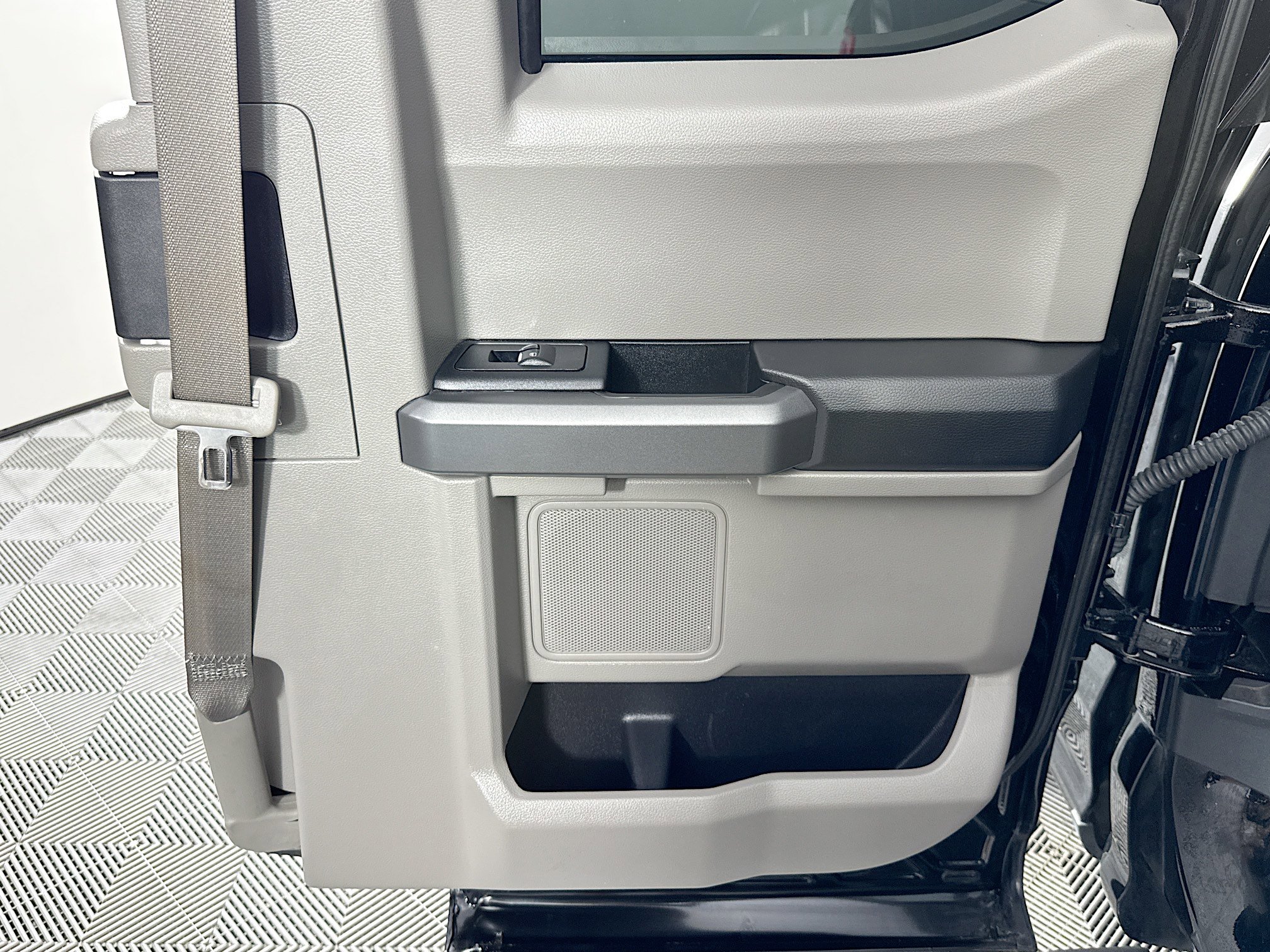 Used 2018 Ford F150 XLT w/ Equipment Group 301A Mid image 25
