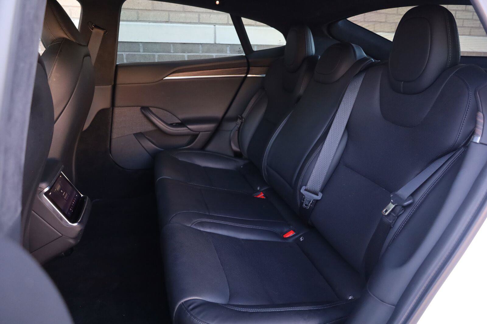 Used 2022 Tesla Model S AWD/4WD image 24