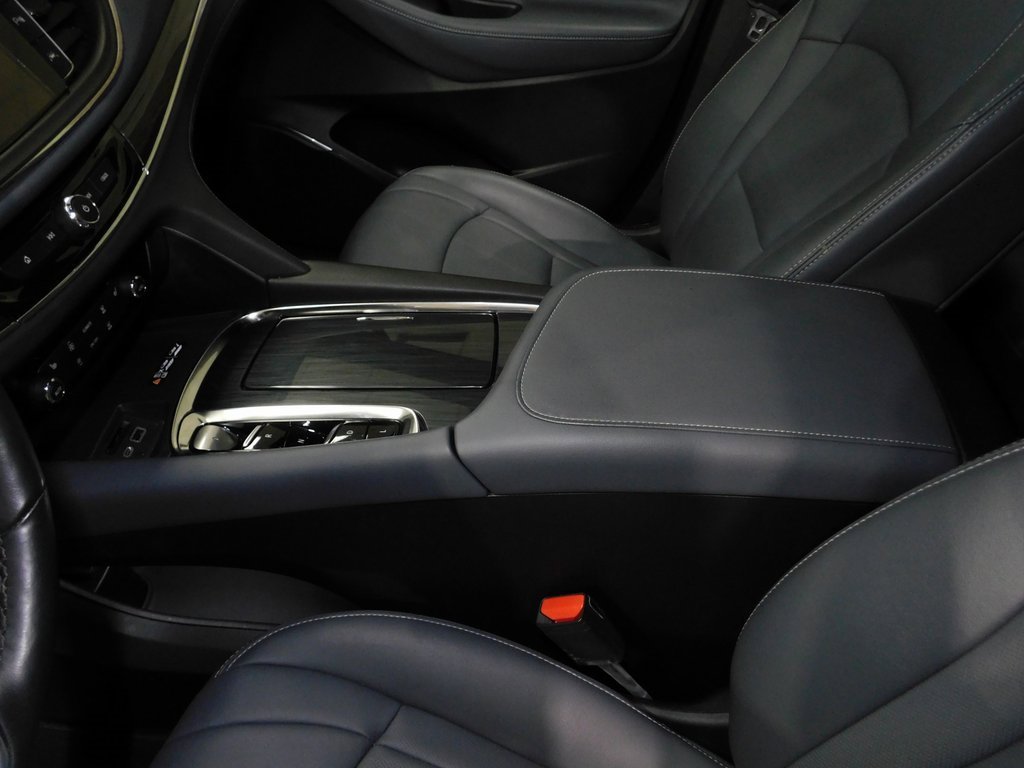 Used 2024 Buick Enclave Essence image 30