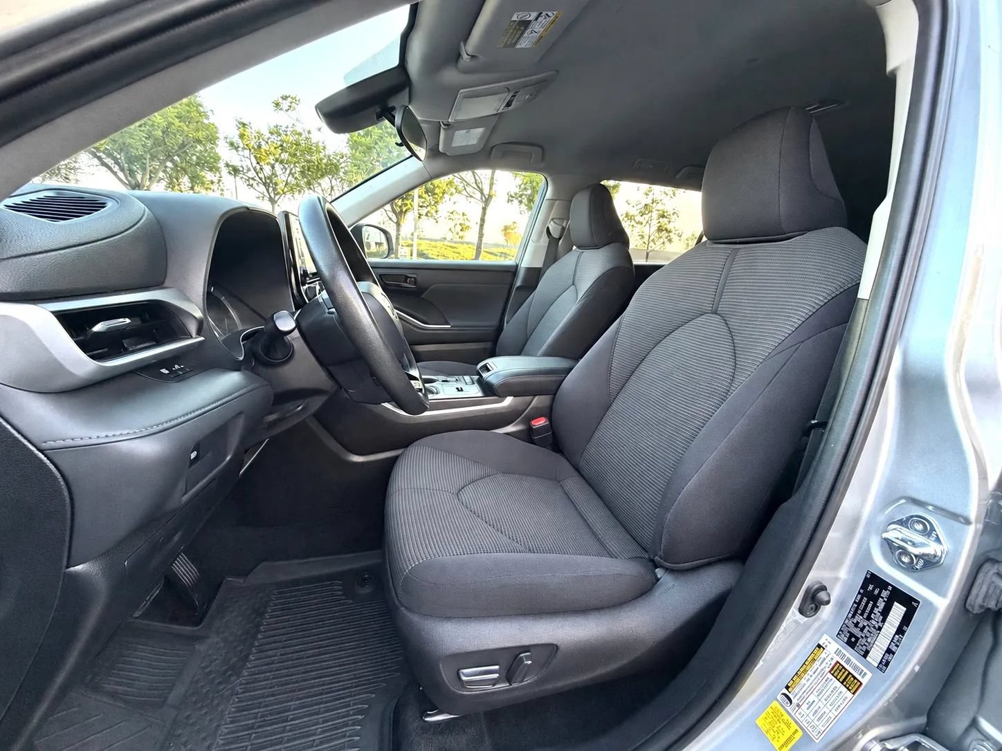 Used 2021 Toyota Highlander L FWD image 14