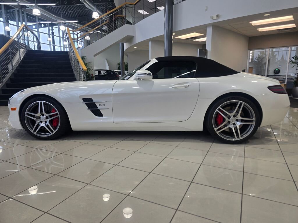 Used 2012 Mercedes-Benz SLS AMG Roadster image 3