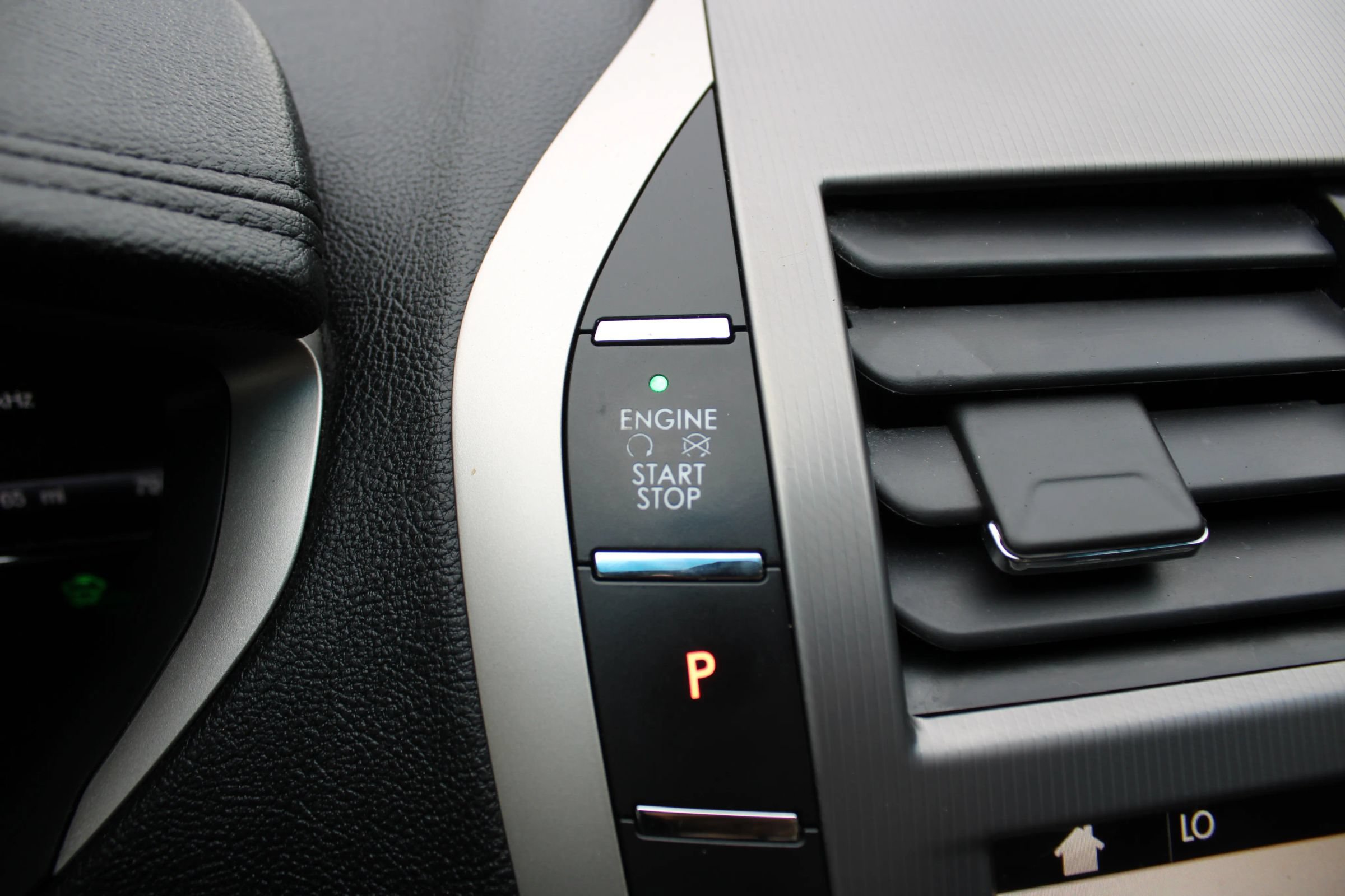 Used 2018 Lincoln MKZ Reserve FWD image 26
