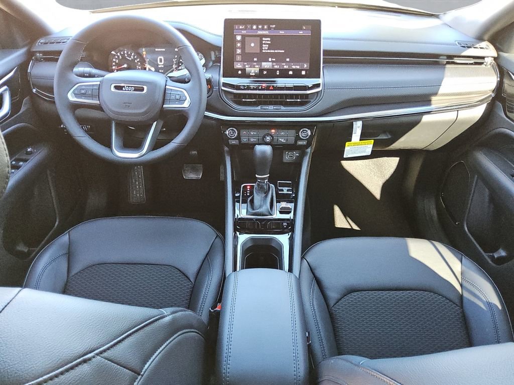 New 2026 Jeep Compass Latitude image 10