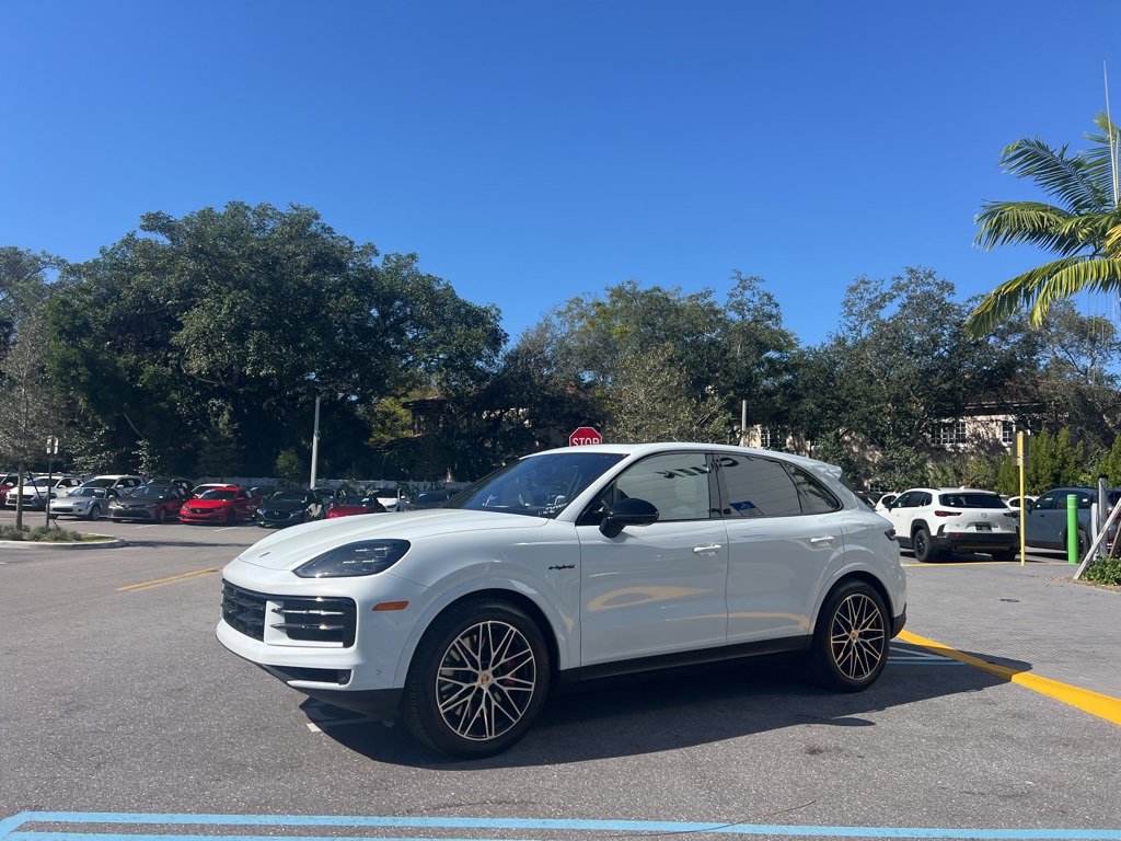 Used 2024 Porsche Cayenne S image 13