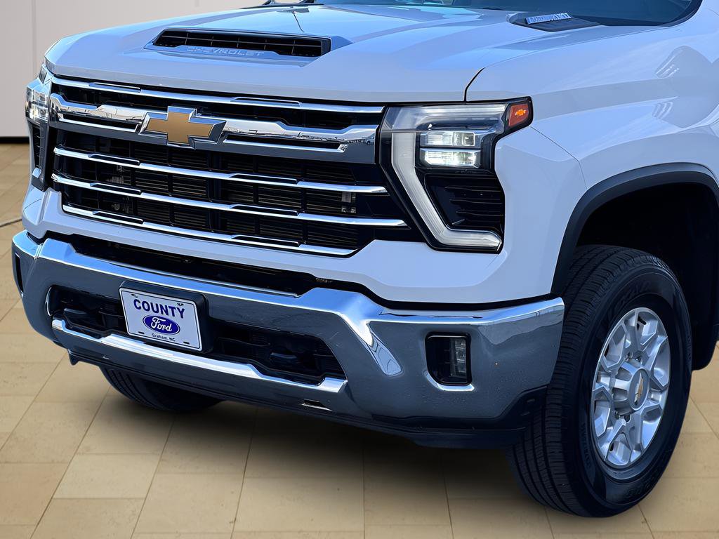 Used 2024 Chevrolet Silverado 2500 LTZ image 39