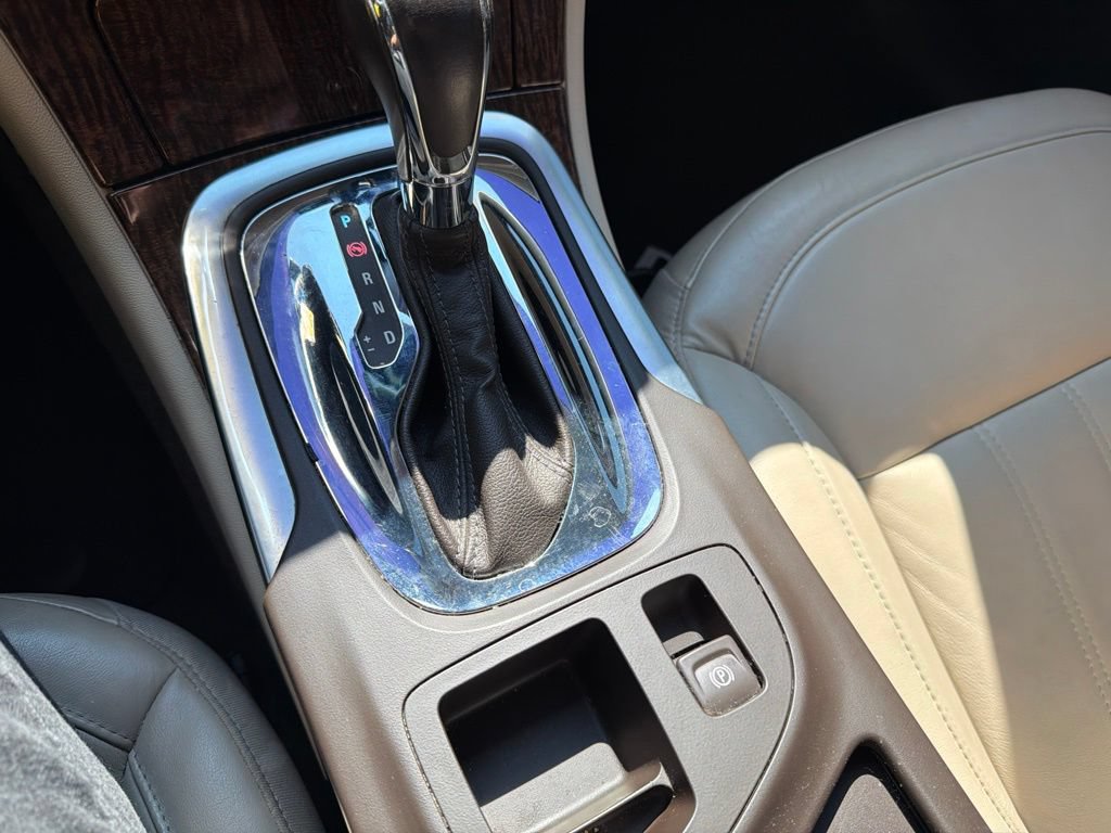 Used 2012 Buick Regal Leather FWD image 21