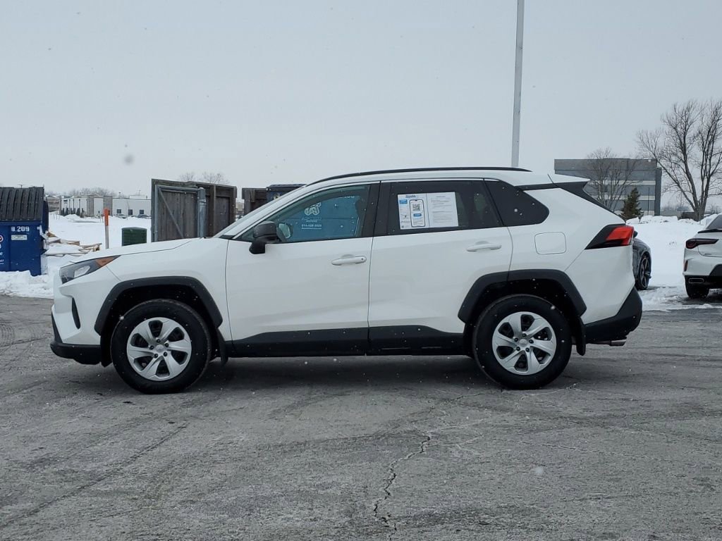 Used 2021 Toyota RAV4 LE image 4