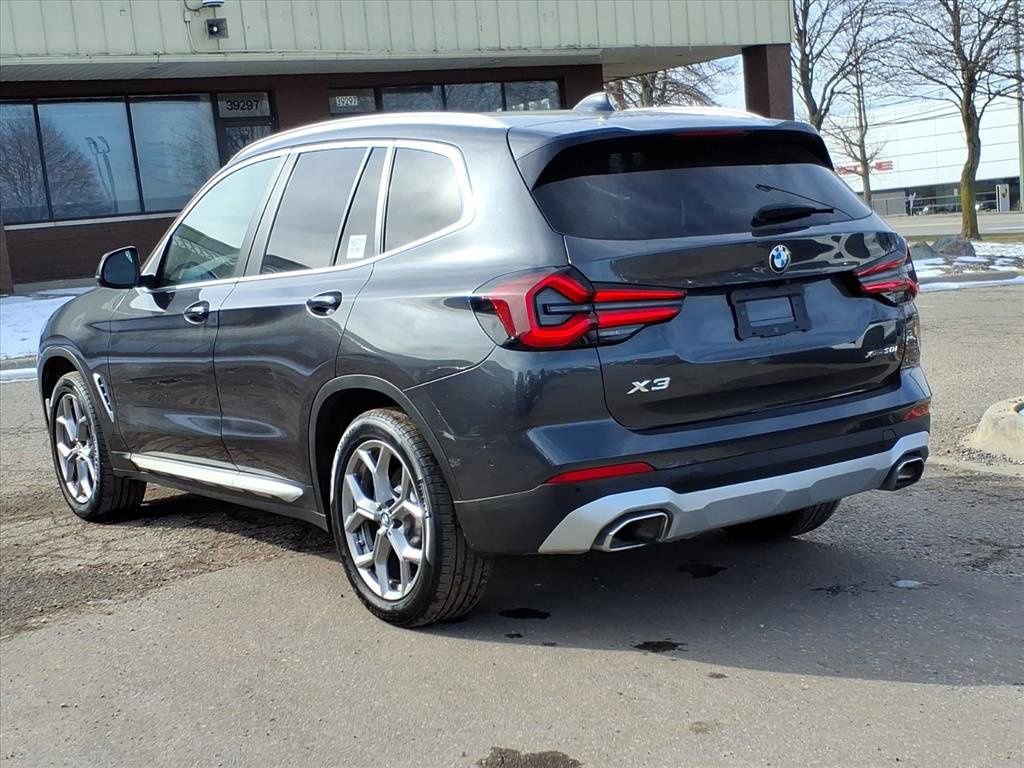Used 2024 BMW X3 xDrive30i image 3