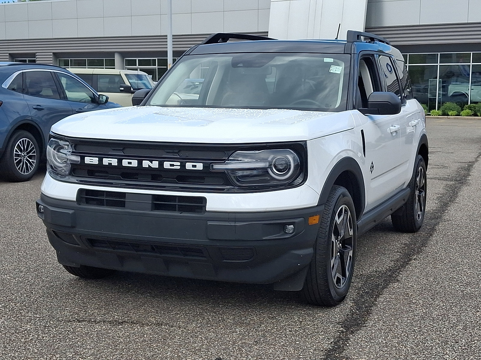 Certified 2022 Ford Bronco Sport Outer Banks w/ Tech Package AWD/4WD image 4