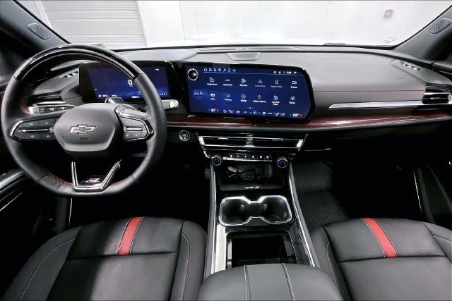 Used 2025 Chevrolet Traverse RS w/ LPO, Floor Liner Package AWD/4WD image 18