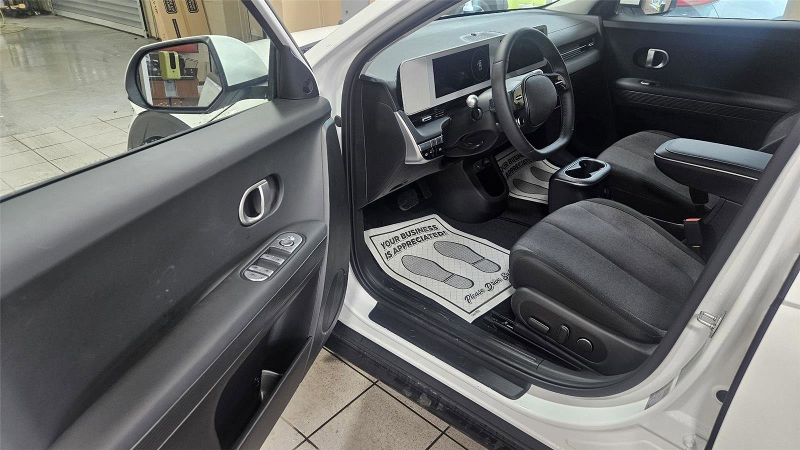 Used 2024 Hyundai Ioniq 5 SEL image 8